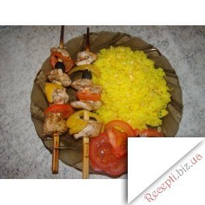 Фото - Курячі шашлички і рис із кукурудзою