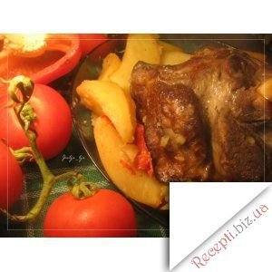 Фото - Баранина у червоному вині із картоплею та болгарським перцем