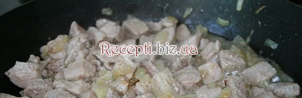 Свинина з помідорами і каперсами