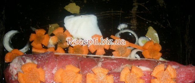 фото Пікантний Орєхово-сирний рулет з салатом по - корейськи