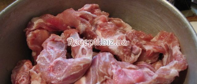 Пікантне свиняче рагу в томатному соусі інгредієнти