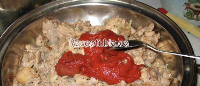 Пікантне свиняче рагу в томатному соусі Рослинна олія