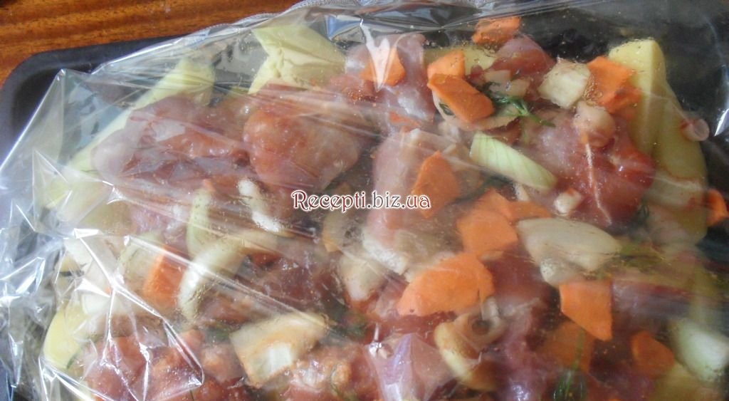 Свинина запечена з овочами або 