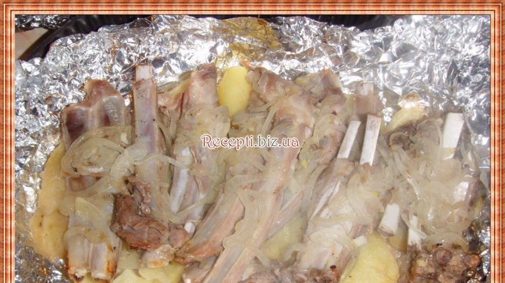 Реберця з картоплею запечені в духовці М'ясо