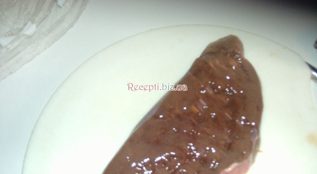 фото Печінкові відбивні з цибульний-вершковим соусом