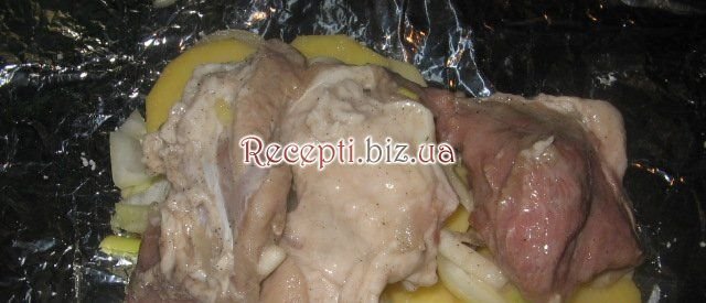 М'ясо з картоплею і овочами в мішечках з фольги Свинина