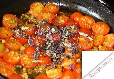 фото Полента, запечена з помідорами черрі та моцарелою