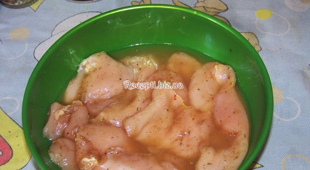 фото Куряча грудка в соєвому соусі з ананасами