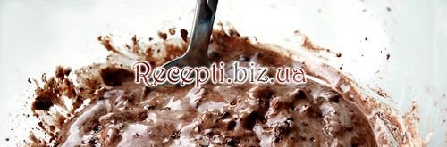 фото Шоколадно-вишневі тістечка