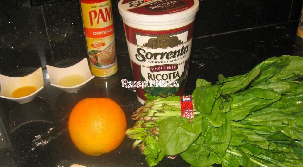Курка, запечена в духовці, з гарніром зі шпинату з Рікота в тесті інгредієнти