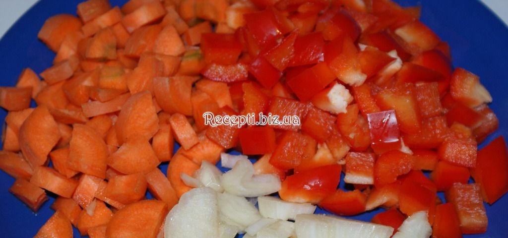 фото Куряча печінка з овочами