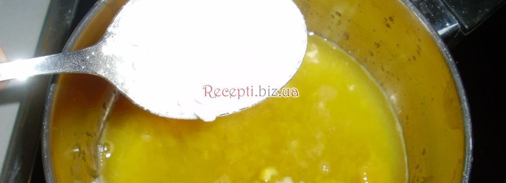 Курячі стегенця в апельсиново-сметанному соусі Цибуля ріпчаста