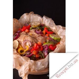Фото - Курячі грудки із овочами у пергаменті