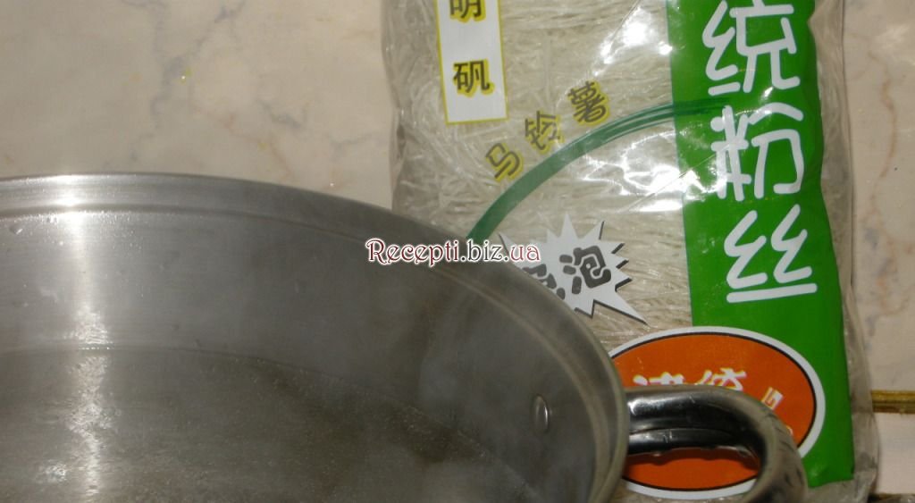 фото Китайська скляна локшина з соусом 