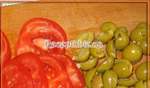 фото Лосось, запечений з помідорами і оливками