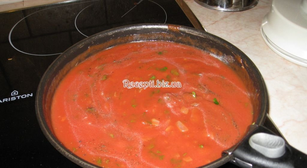 фото Фаршировані кальмари в томатному соусі