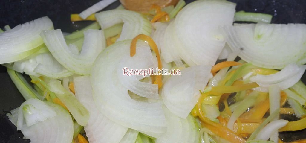 фото Рис з мідіями і овочами 