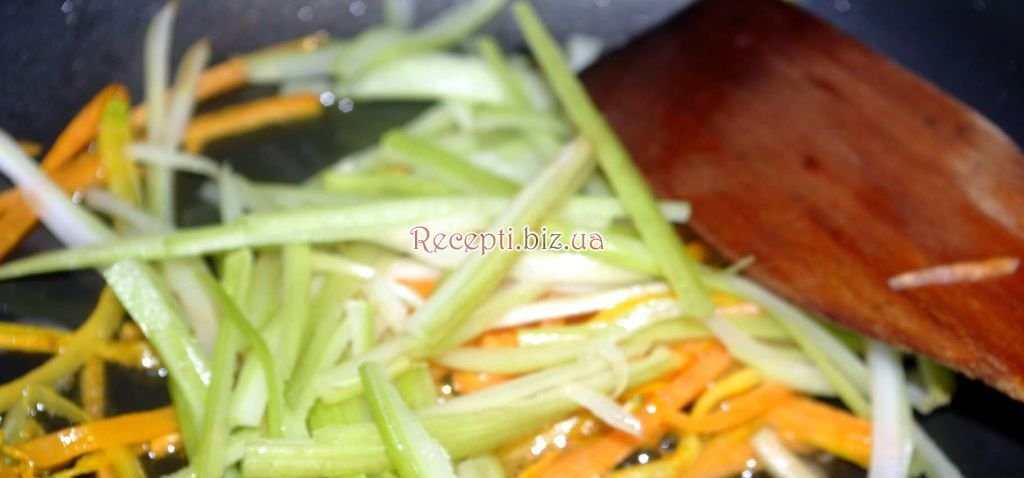 Рис з мідіями і овочами 