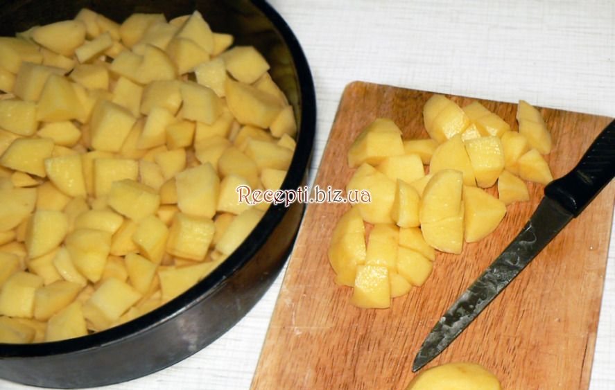 Ароматний картопля з консервами інгредієнти