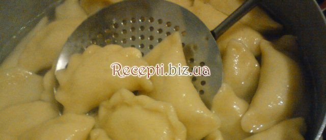 Вареники польські з картоплею і сиром або pierogi 