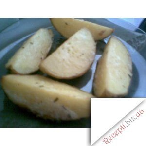 Фото - Картопля з орегано, запечена четвертинками