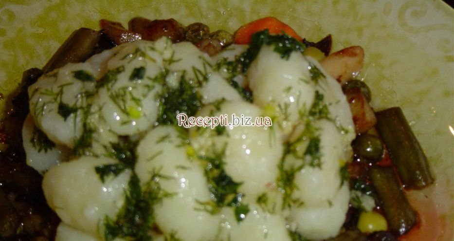 Картопляні галушки з овочами Перець духмяний