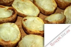 Печена картопля фарширований грибами Спеції