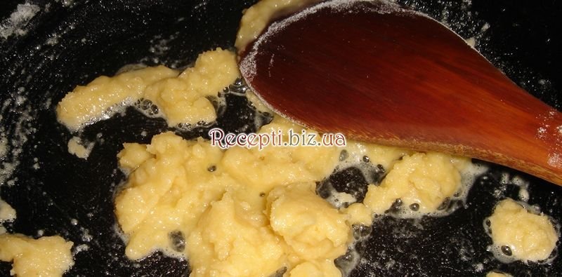 фото Кольорова капуста, запечена з кремовим соусом з хріном