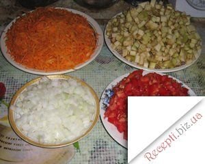 Перець, фарширований овочами