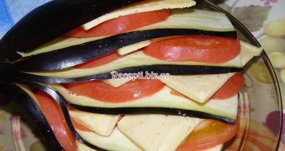 фото Баклажани, фаршировані сиром і томатами