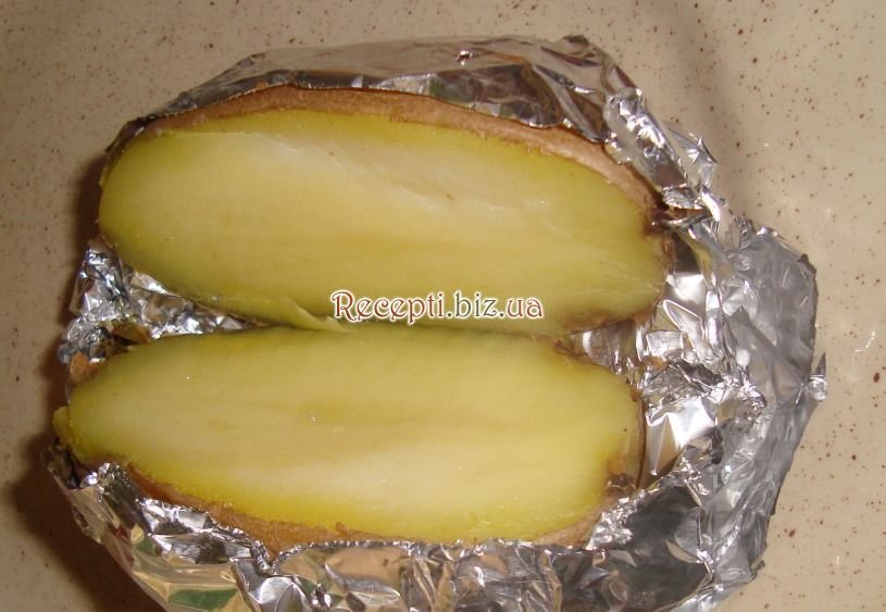 Картопля, запечений в фольгес сирно-грибним соусом Спеції