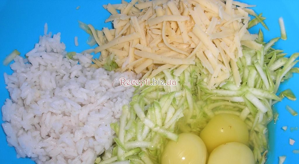 фото Запіканка з рису і кабачків