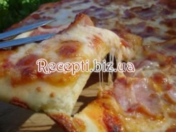 Фото: Піца з шинкою і сиром