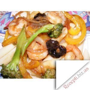 Фото: Креветки з овочами, імбиром і вишнею