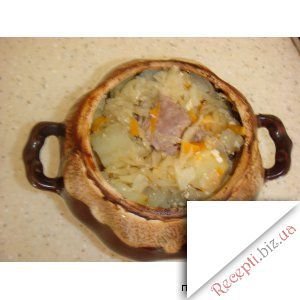 Свинина в горщику з капустою і картоплею