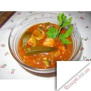 Фото: Бамія з рибою в томатному соусі