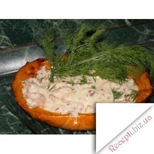 Фото: Печений гарбуз з креветками і вершковим соусом