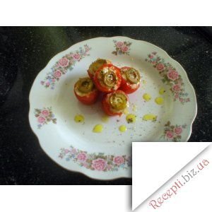Фото: Запечені помідори, фаршировані бринзою