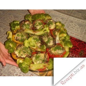 Фото: Фаршировані овочі з гарніром із броколі
